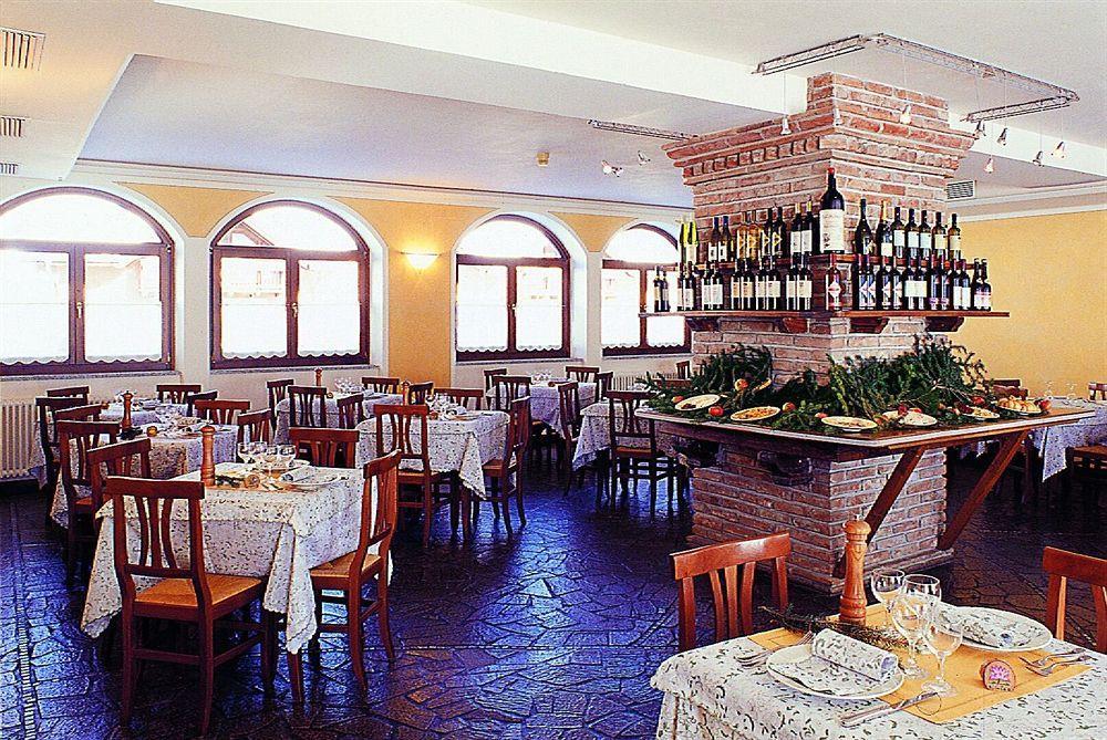 Locanda Locatori Passo del Tonale Esterno foto