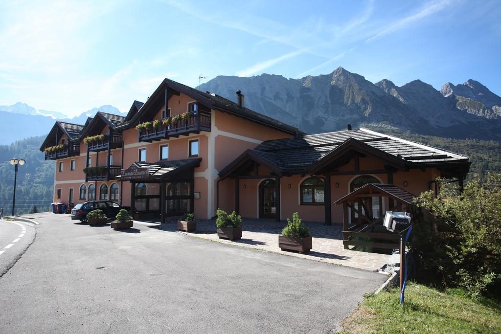 Locanda Locatori Passo del Tonale Esterno foto