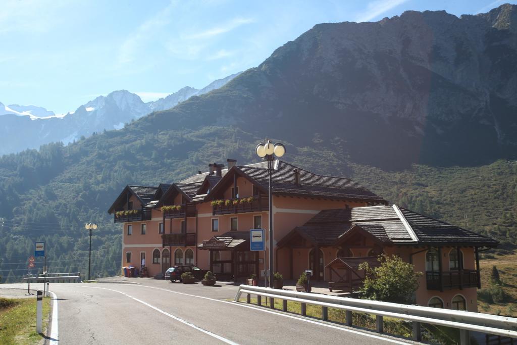 Locanda Locatori Passo del Tonale Esterno foto