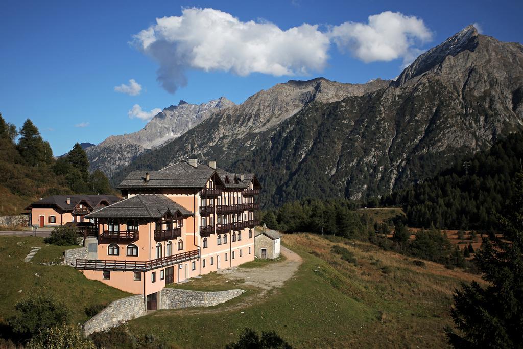 Locanda Locatori Passo del Tonale Esterno foto