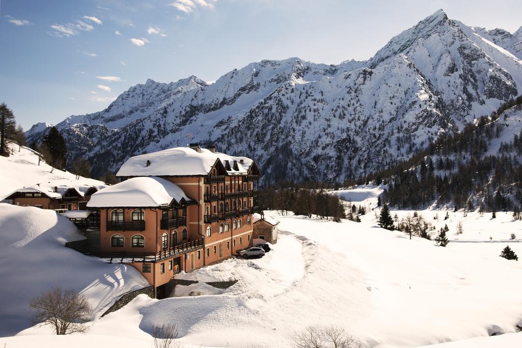 Locanda Locatori Passo del Tonale Esterno foto