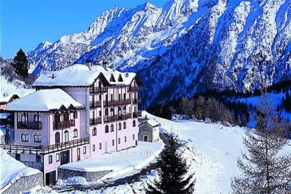 Locanda Locatori Passo del Tonale Esterno foto